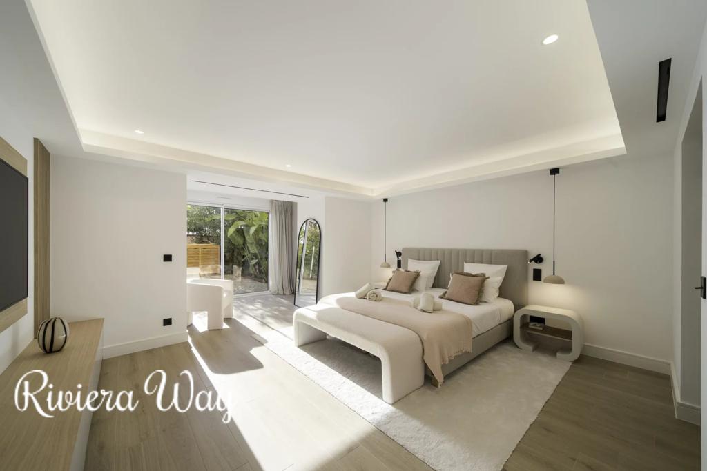 7 room apartment in Boulevard de la Croisette, photo #10, listing #107145318