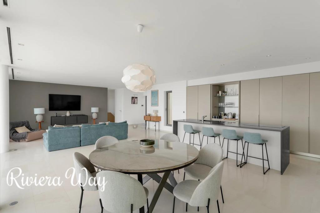 5 room villa in Roquebrune-sur-Argens, photo #6, listing #106557276