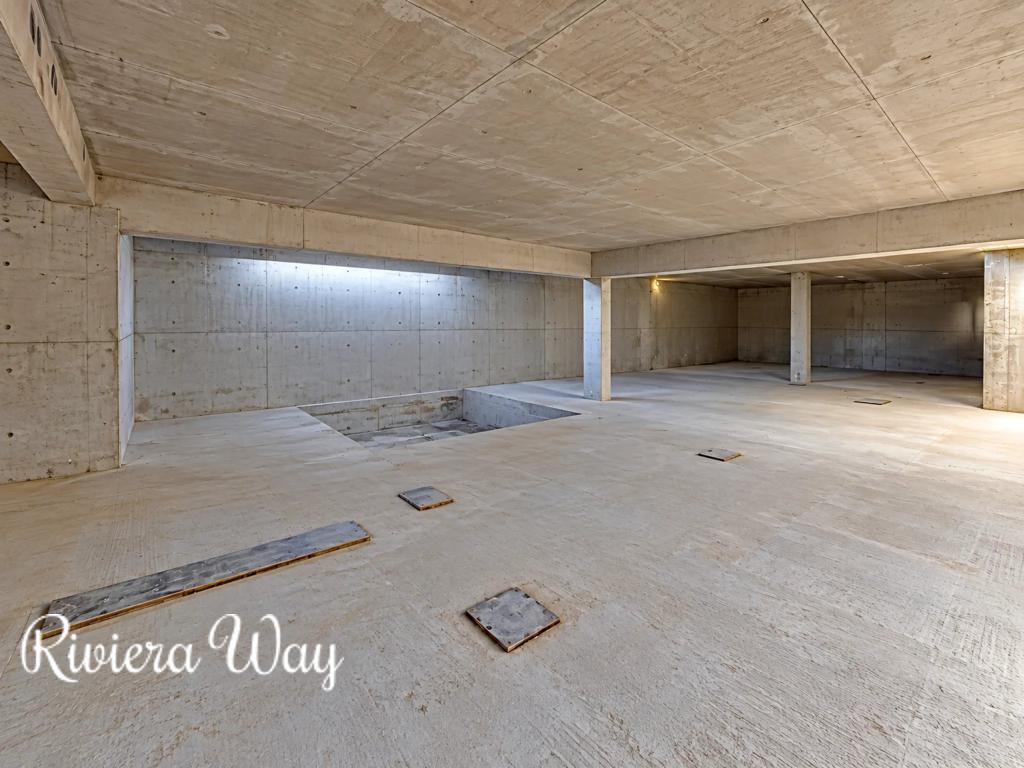 8 room villa in Cannes, photo #4, listing #107314536