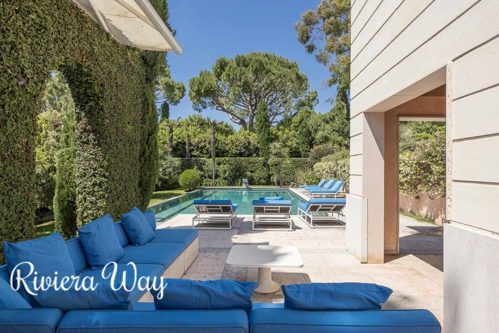 6 room villa in Cap d'Antibes, photo #10, listing #106452402
