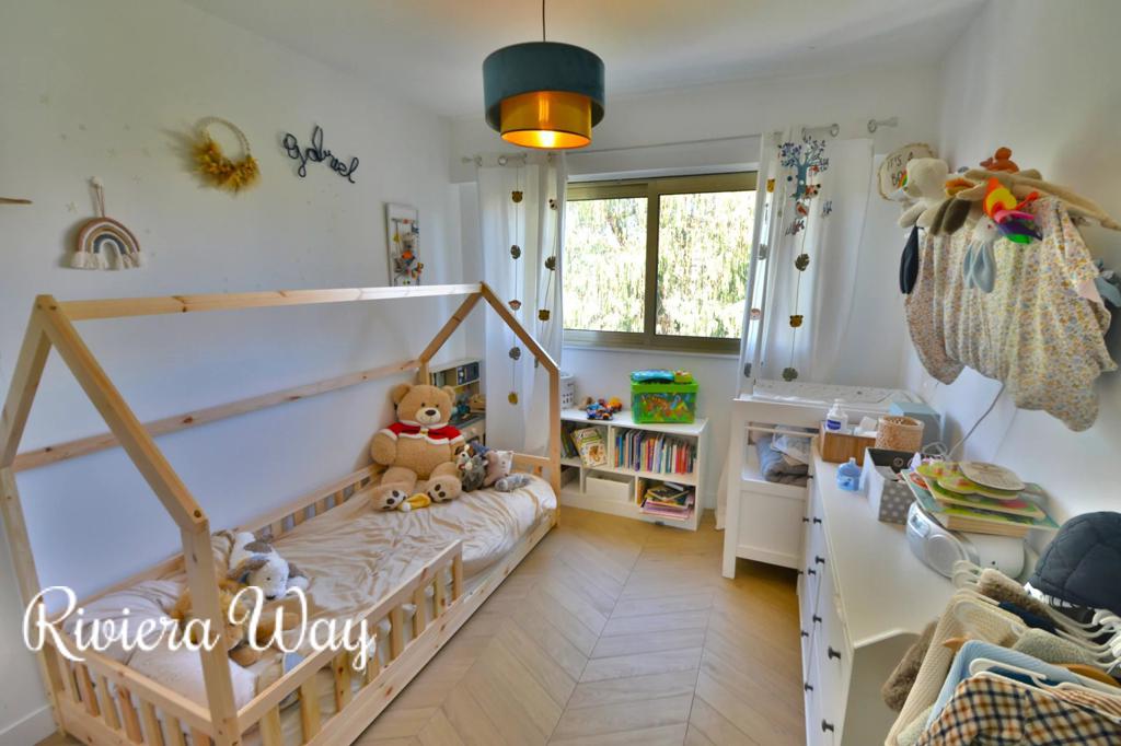 3 room apartment in Golf Juan, photo #10, listing #104342532