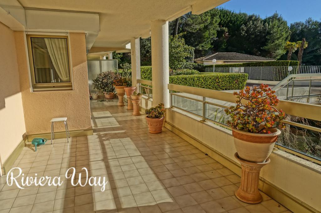 5 room apartment in Mougins, photo #2, listing #78828750