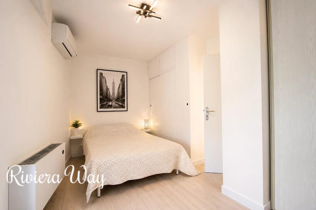 4 room apartment in Fabron, photo #9, listing #105042966