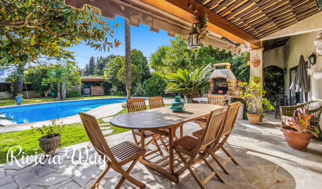 6 room villa in Mougins, photo #2, listing #105739578