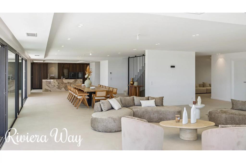 10 room villa in Roquebrune-sur-Argens, photo #6, listing #104480040