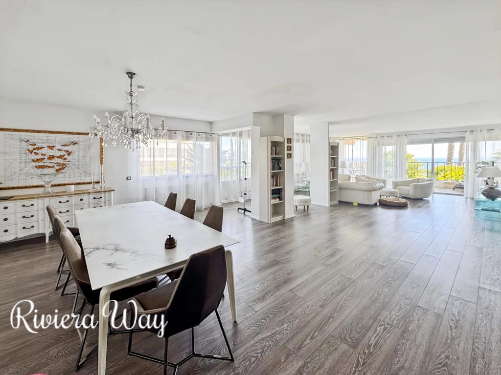 4 room apartment in Cannes, photo #2, listing #105666918