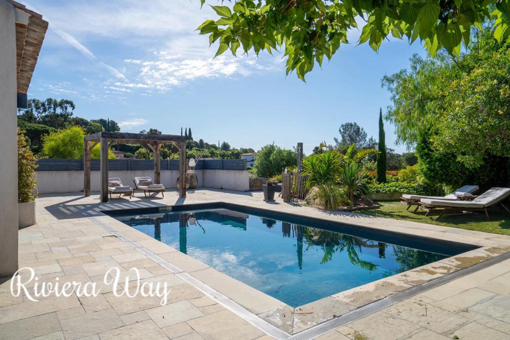 11 room villa in Sainte-Maxime, photo #3, listing #106335390