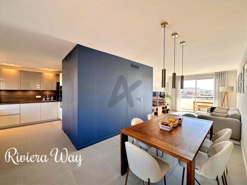 2 room apartment in Cannes, 56 m², photo #1, listing #104539806