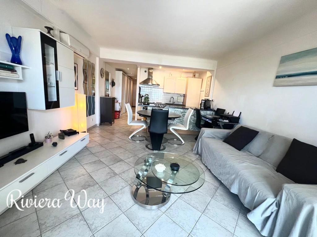 2 room apartment in Golf Juan, photo #6, listing #102992820