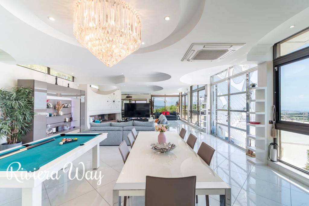 8 room villa in Vallauris, photo #5, listing #106608936