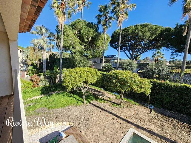 4 room villa in Cap d'Antibes, photo #8, listing #99443022