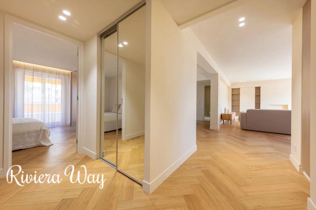 4 room apartment in Antibes, photo #6, listing #105001806