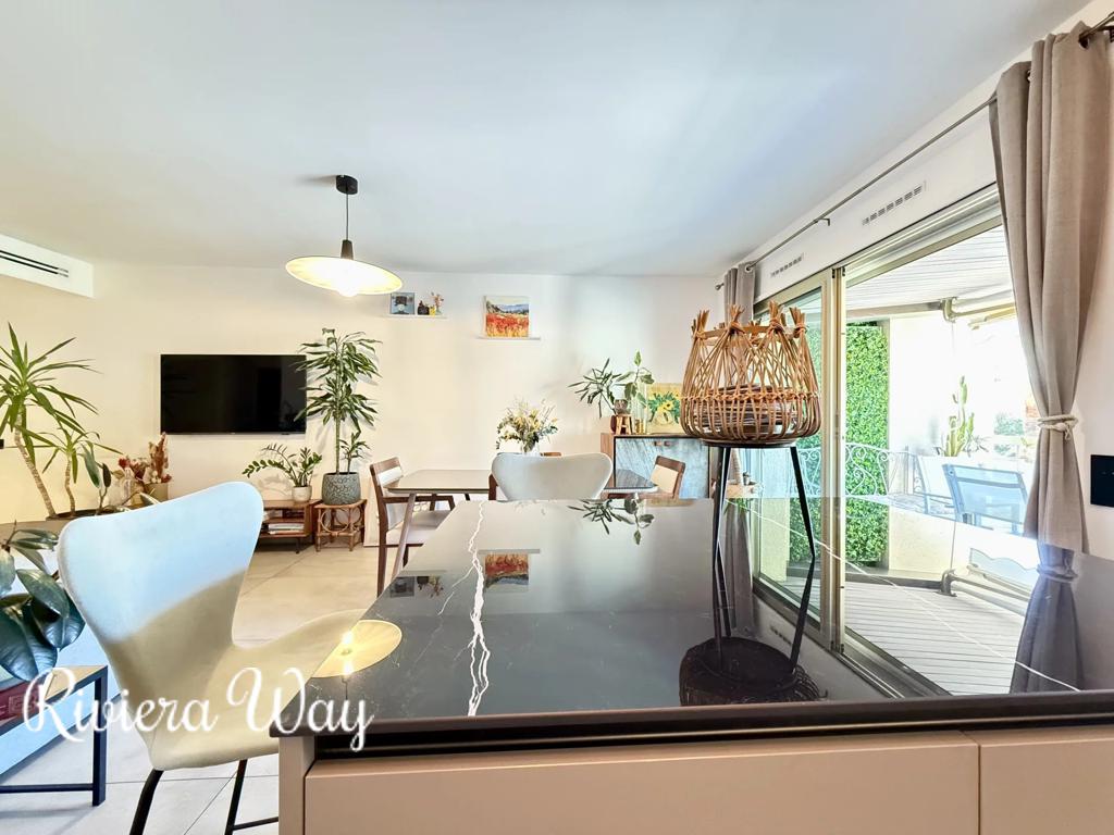 3 room apartment in Golf Juan, photo #3, listing #104342532
