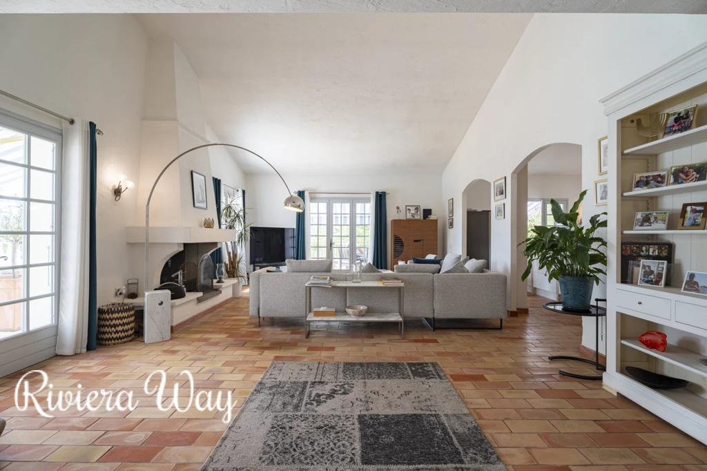 8 room villa in Mougins, photo #5, listing #104342238