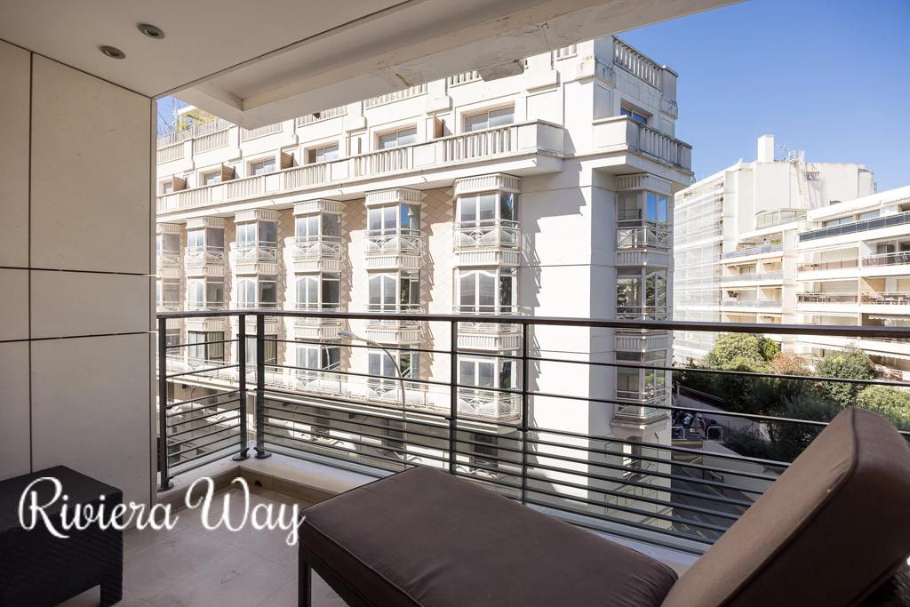 3 room apartment in Cannes, photo #8, listing #100636536