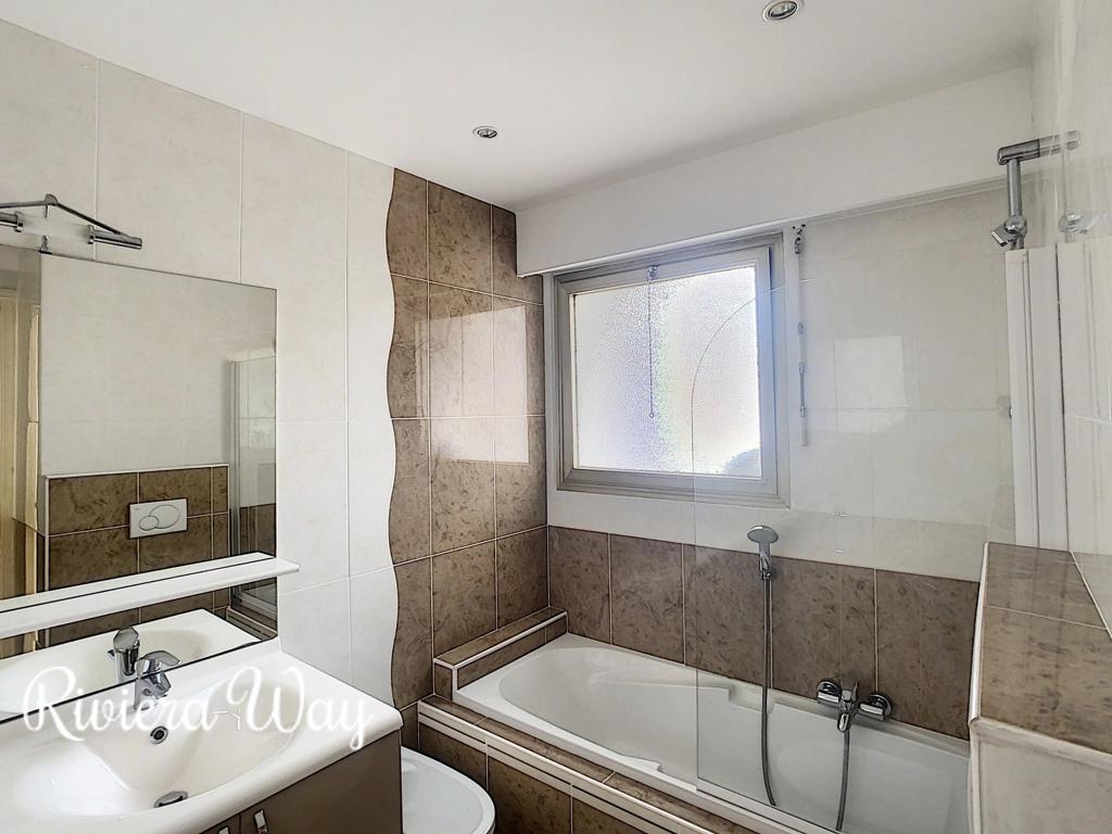 3 room apartment in Cannes, photo #4, listing #102097254