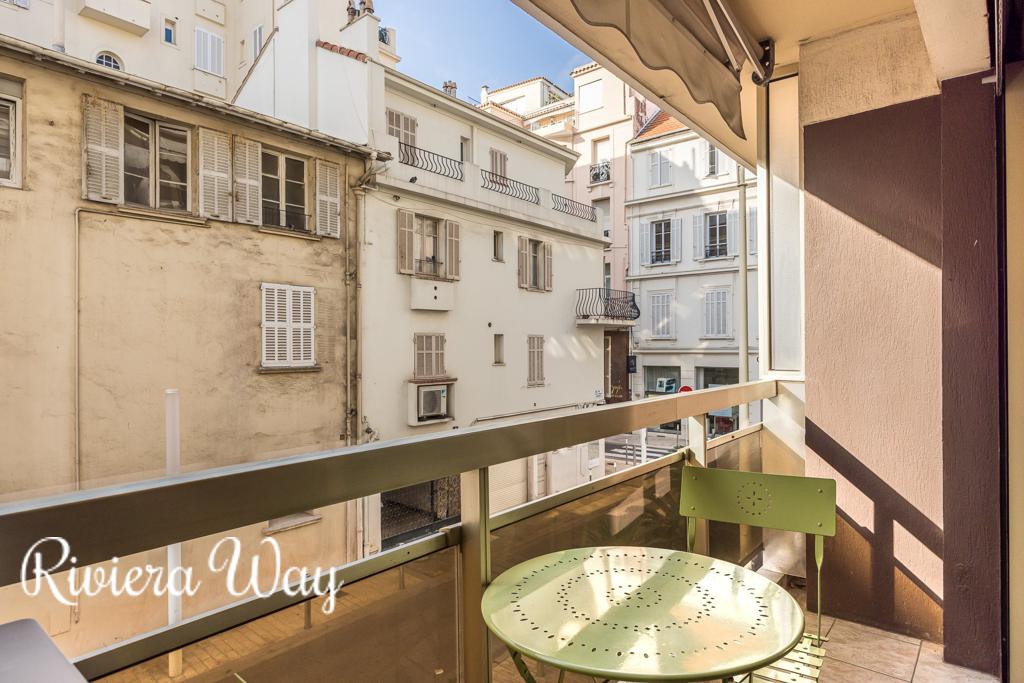 Apartment in Cannes, photo #2, listing #91413798