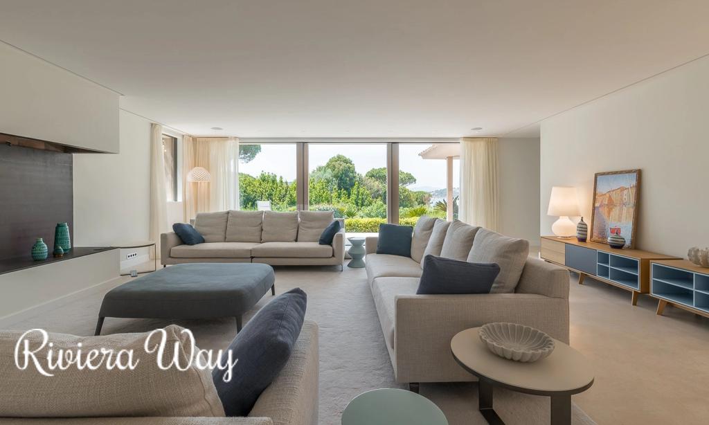 8 room villa in Saint-Tropez, photo #7, listing #93971136