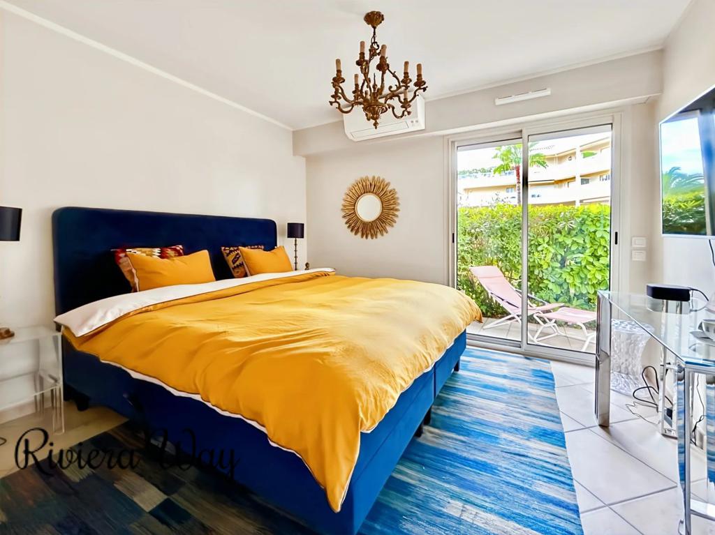 5 room apartment in Mandelieu-la-Napoule, photo #7, listing #103047630