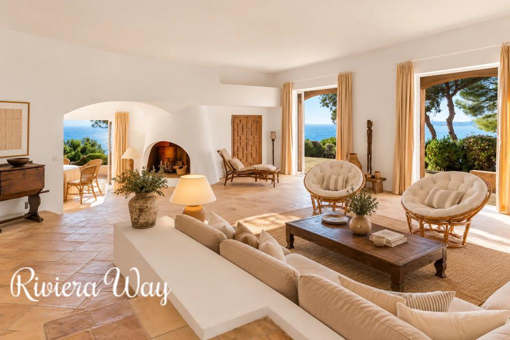 8 room villa in Rayol-Canadel-sur-Mer, photo #8, listing #107202984