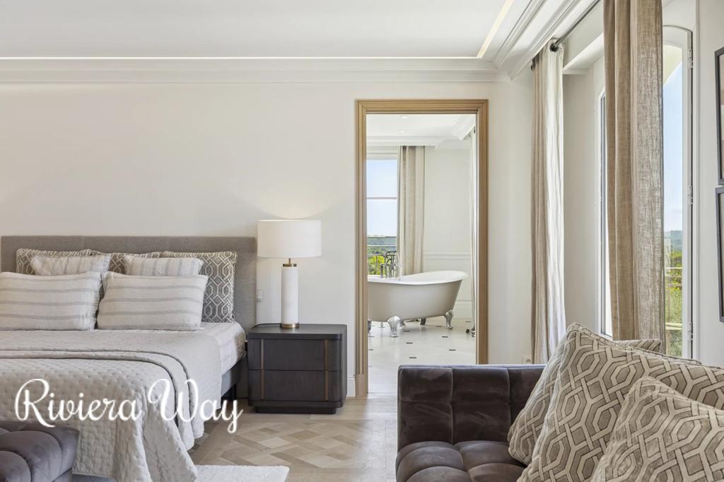Villa in Mougins, photo #4, listing #103859196