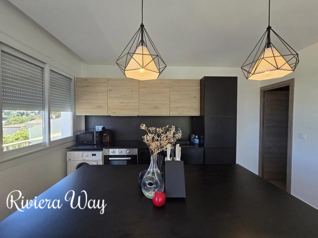 4 room apartment in Antibes, photo #6, listing #104455890