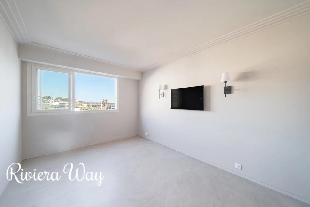 3 room apartment in Cannes, photo #7, listing #105103992
