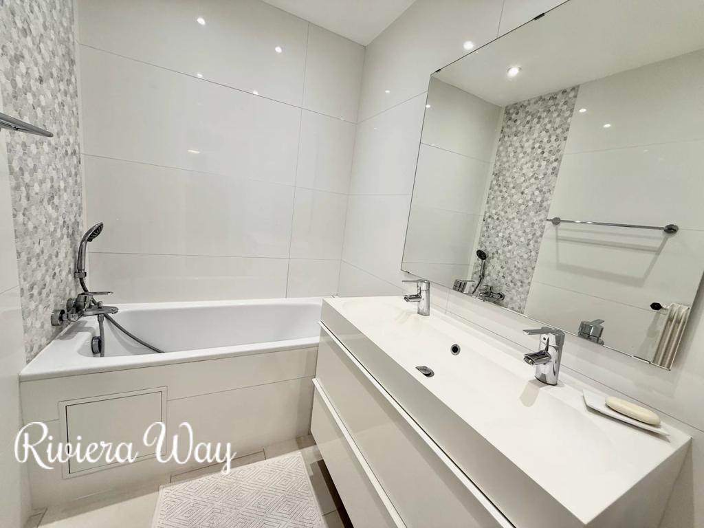 4 room apartment in Antibes, photo #10, listing #103061112