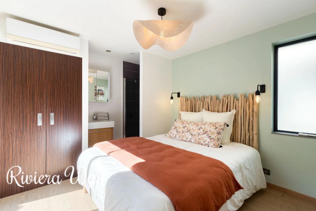 6 room villa in Gassin, photo #8, listing #99789270