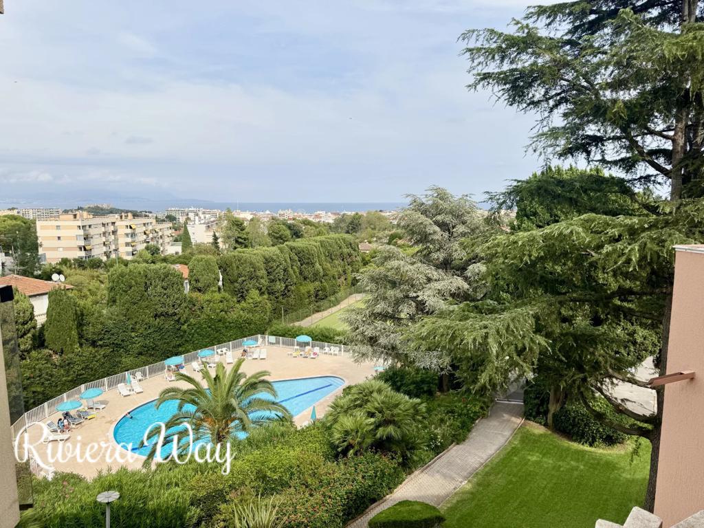 2 room apartment in Antibes, photo #5, listing #104082594