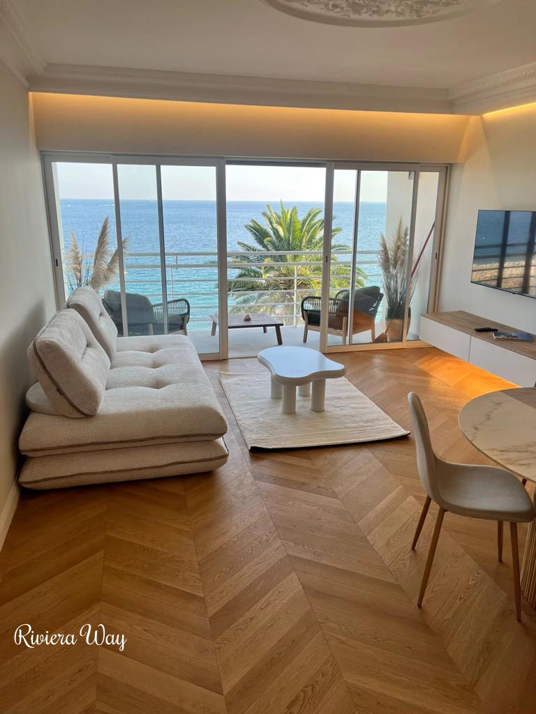 2 room apartment in Cannes, photo #1, listing #106857072