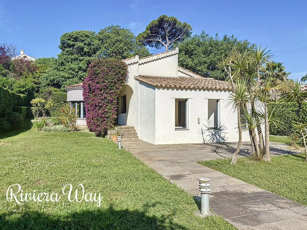 5 room villa in Cap d'Antibes, photo #2, listing #95835768