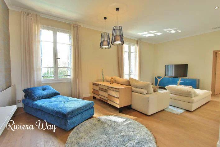 4 room apartment in Antibes, photo #5, listing #101595690