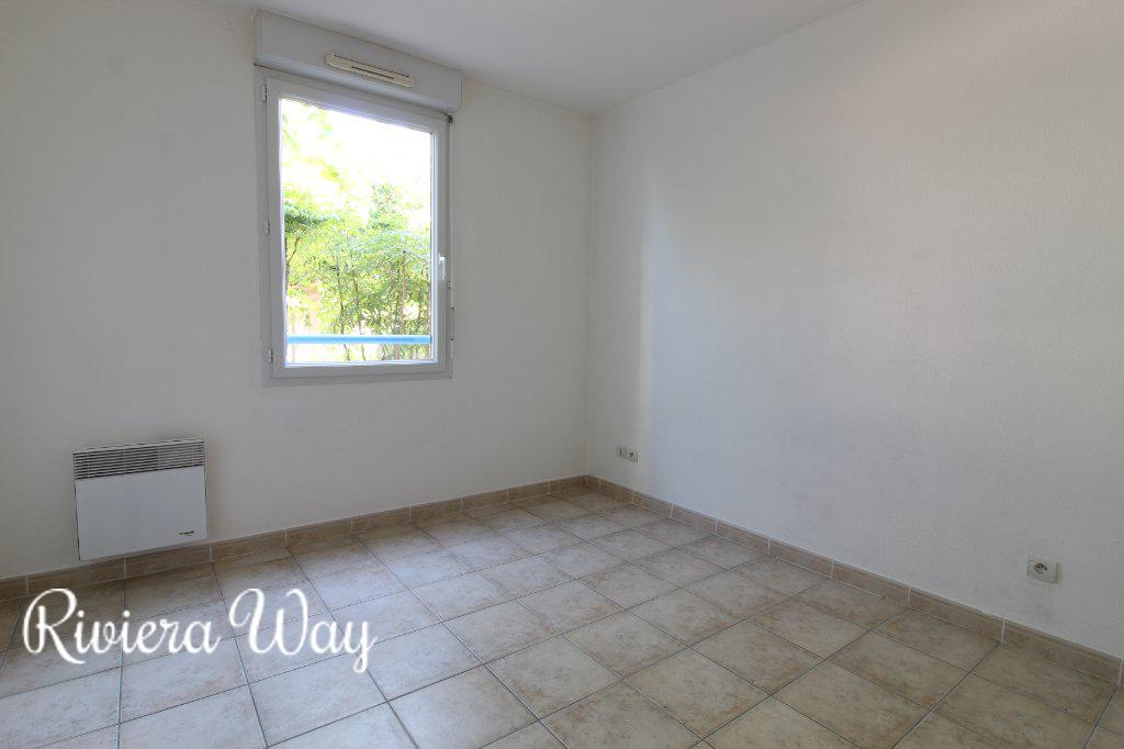 Apartment in Hyères, 65 m², photo #7, listing #80760414