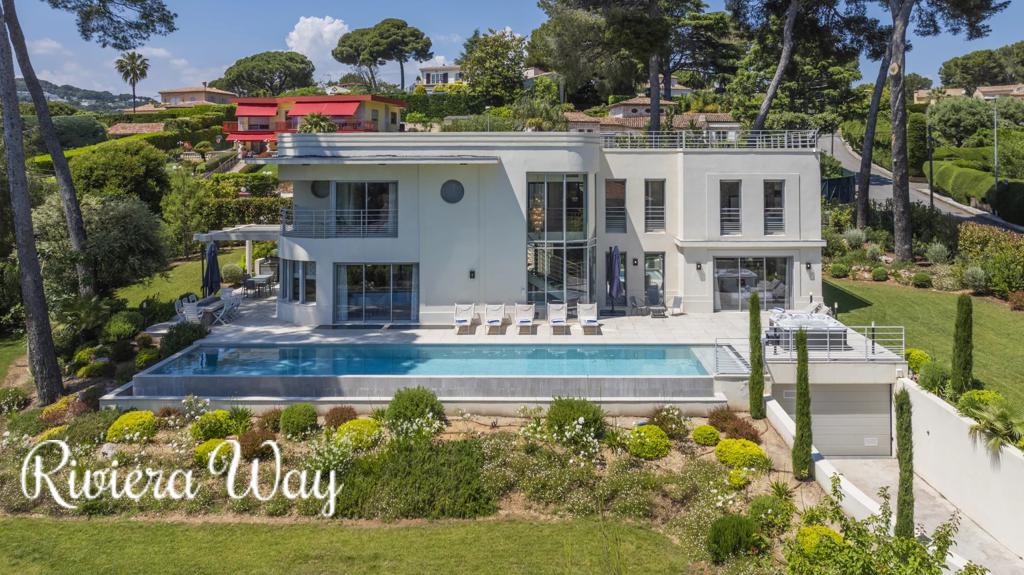 10 room villa in Antibes, photo #1, listing #105357504
