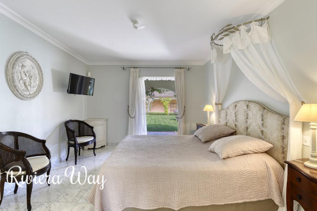 8 room villa in Ramatyuel, photo #10, listing #93039030