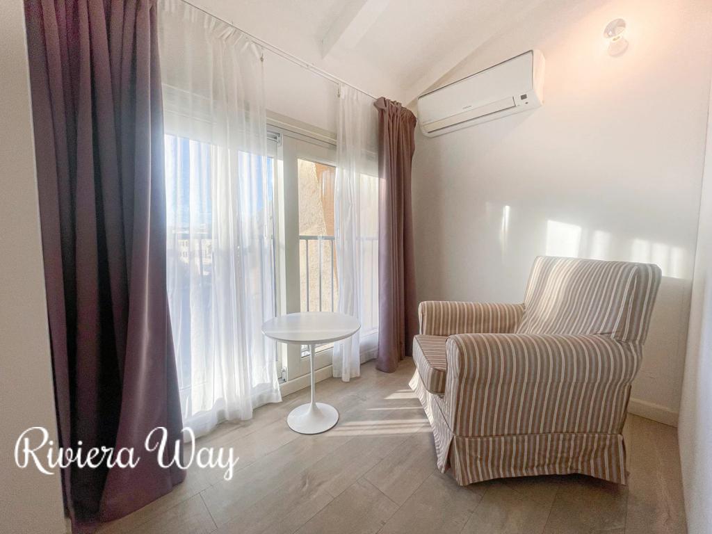 2 room apartment in Cannes, photo #7, listing #106248030
