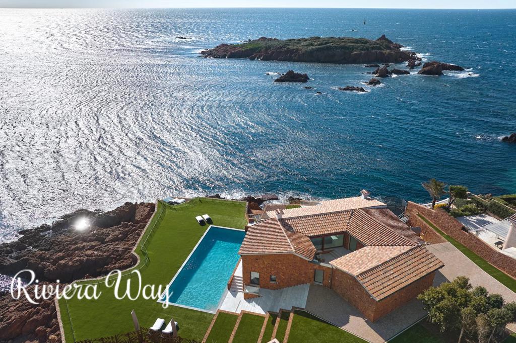 7 room villa in Agay, photo #2, listing #105669480