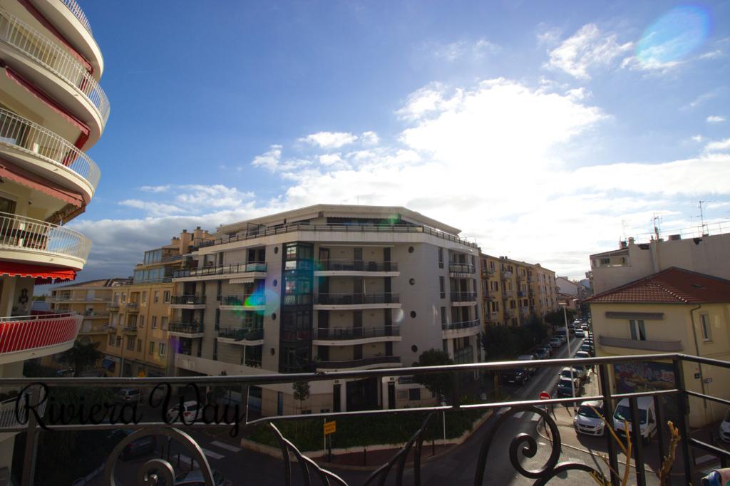 4 room apartment in Antibes, photo #9, listing #86365608