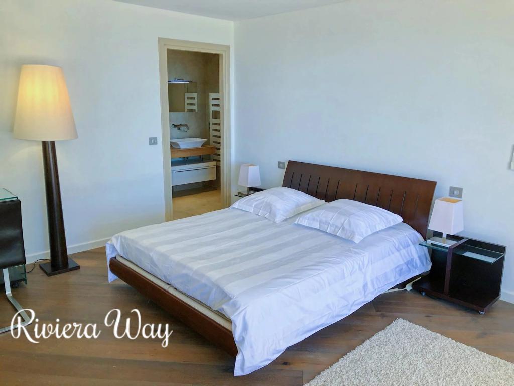 5 room apartment in Le Cannet, photo #1, listing #104508306