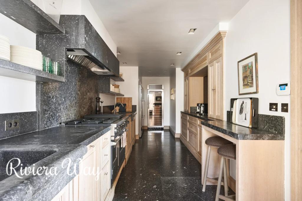 6 room villa in Mougins, photo #5, listing #106259916