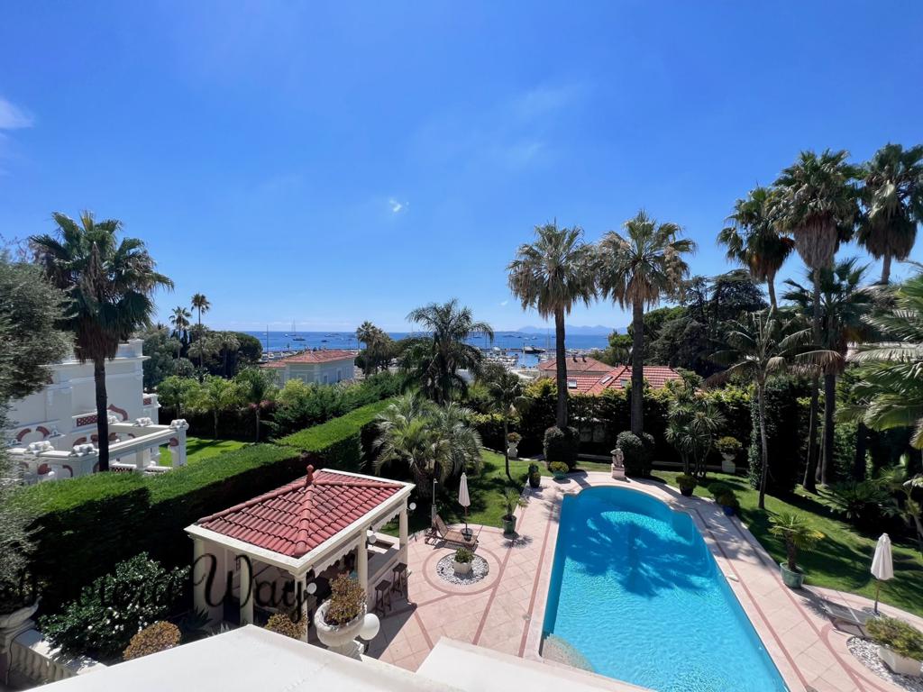 7 room villa in Cap d'Antibes, photo #1, listing #89885334