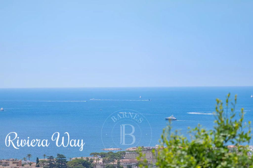 7 room villa in Cannes, photo #10, listing #99711234