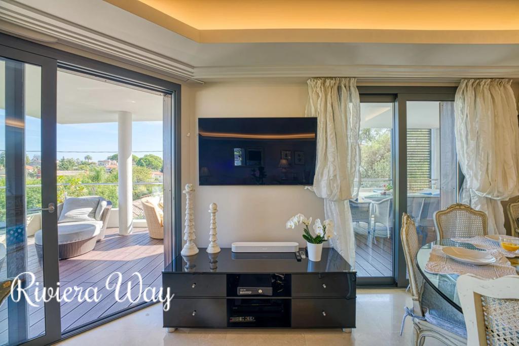 4 room apartment in Antibes, photo #10, listing #103228944
