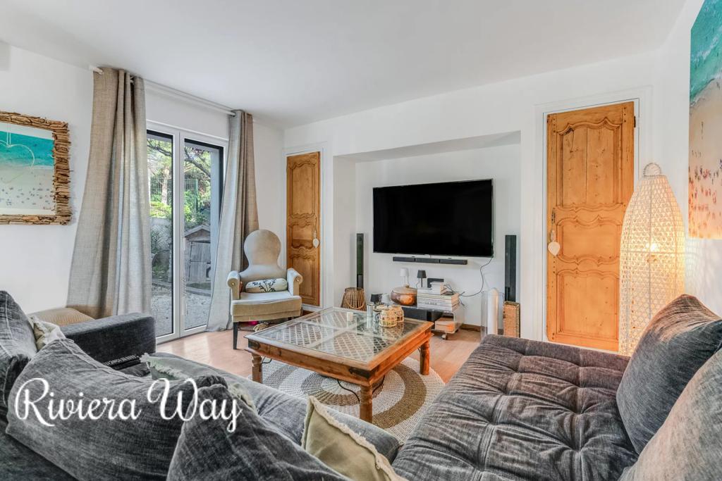 11 room villa in Sainte-Maxime, photo #10, listing #106335390