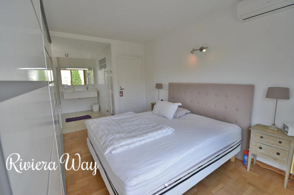 3 room apartment in Cap d'Antibes, photo #2, listing #95107026