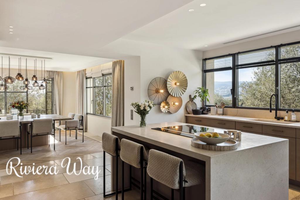 8 room villa in Mougins, photo #7, listing #107172492