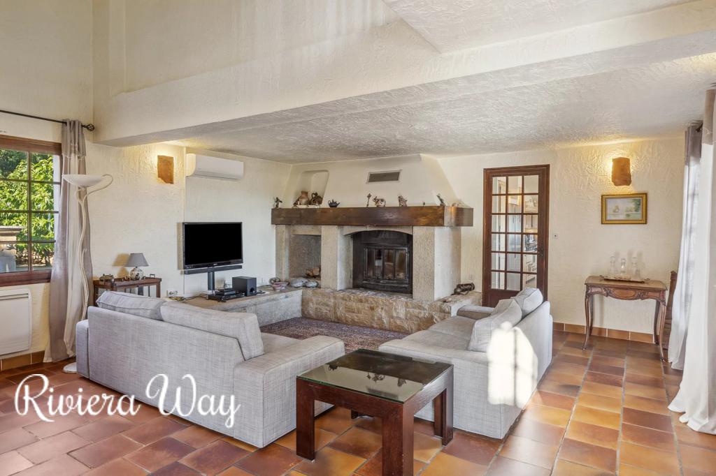 6 room villa in Figanières, photo #8, listing #100699242