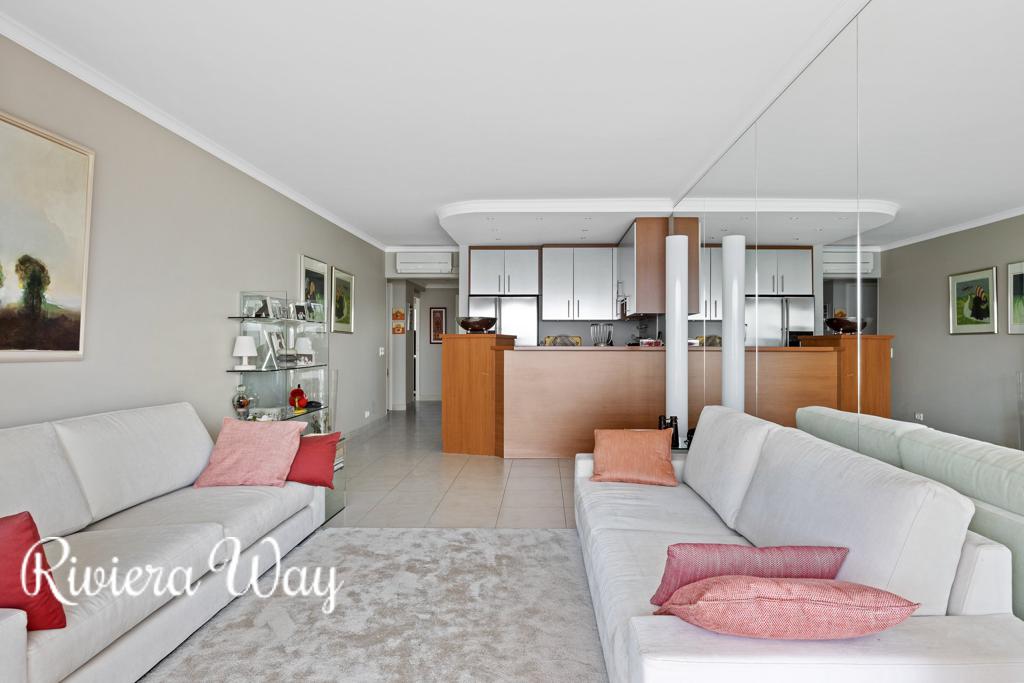 Apartment in Boulevard de la Croisette, photo #8, listing #89943966