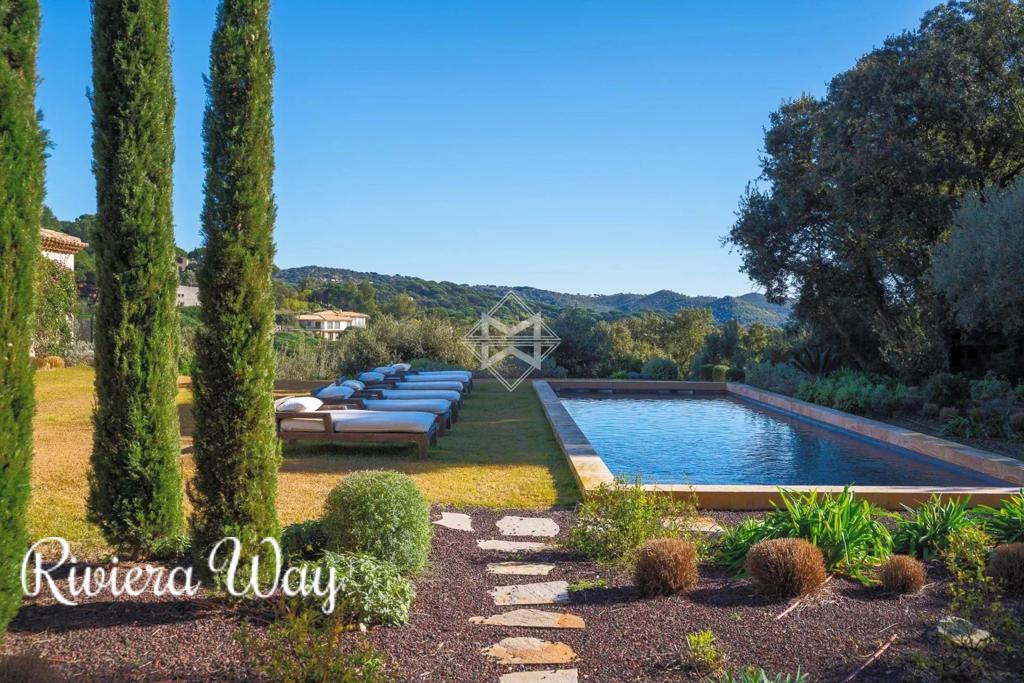 Villa in La Croix-Valmer, 352 m², photo #2, listing #105674772